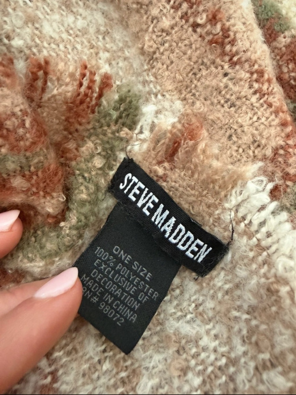 New Steve Madden scarf - Picture 3 of 3